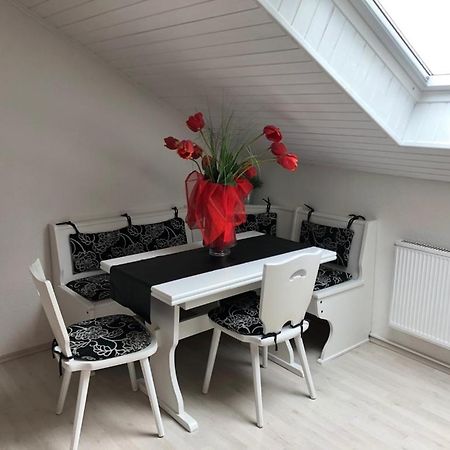 Ferienwohnung Taunus im Grünen Obergeschoss Langgons Exterior foto