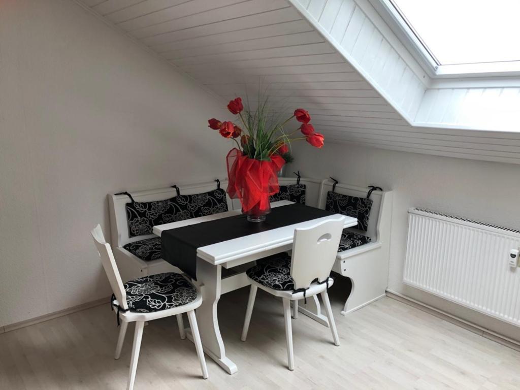 Ferienwohnung Taunus im Grünen Obergeschoss Langgons Exterior foto